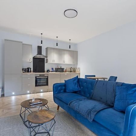 Modern Apartment Off-Road Parking King Bed Suite 1 Nottingham Exterior photo