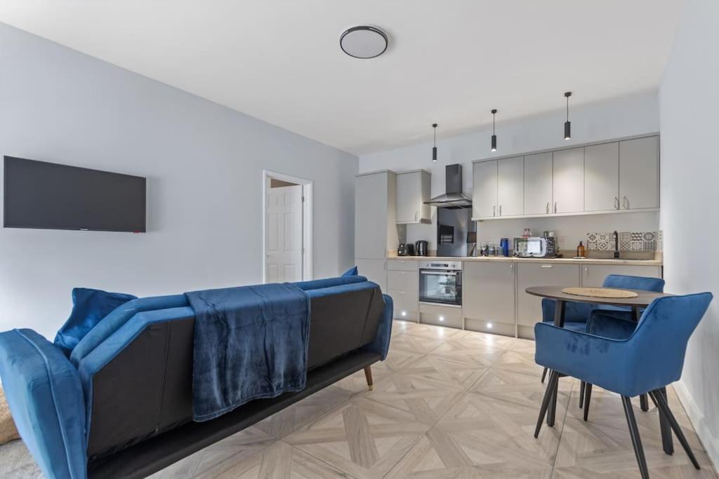 Modern Apartment Off-Road Parking King Bed Suite 1 Nottingham Exterior photo
