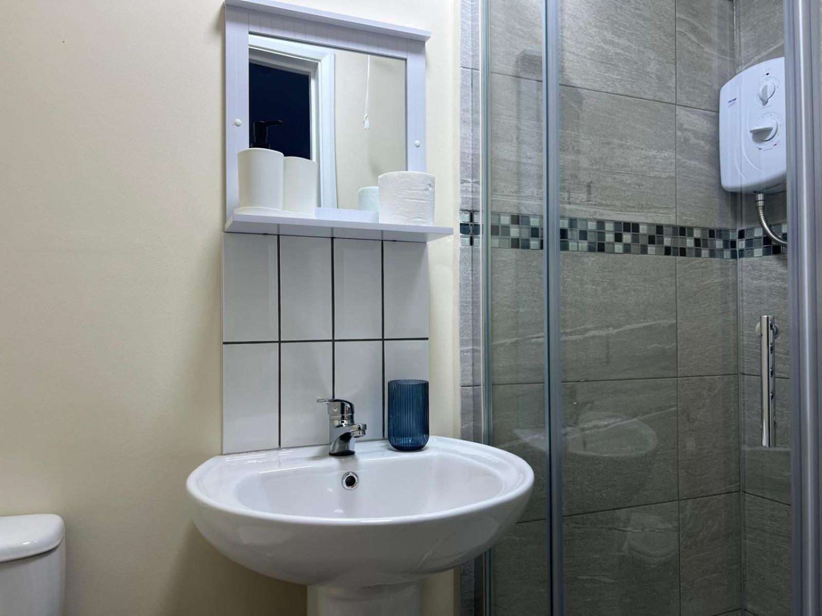 Modern Apartment Off-Road Parking King Bed Suite 1 Nottingham Exterior photo